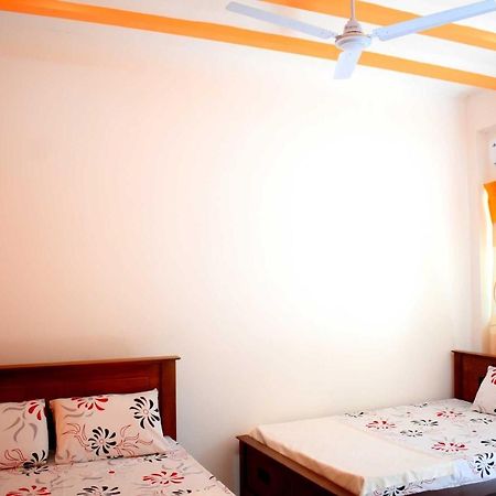 Sri Mayura Holiday Resort Катарагама Екстер'єр фото