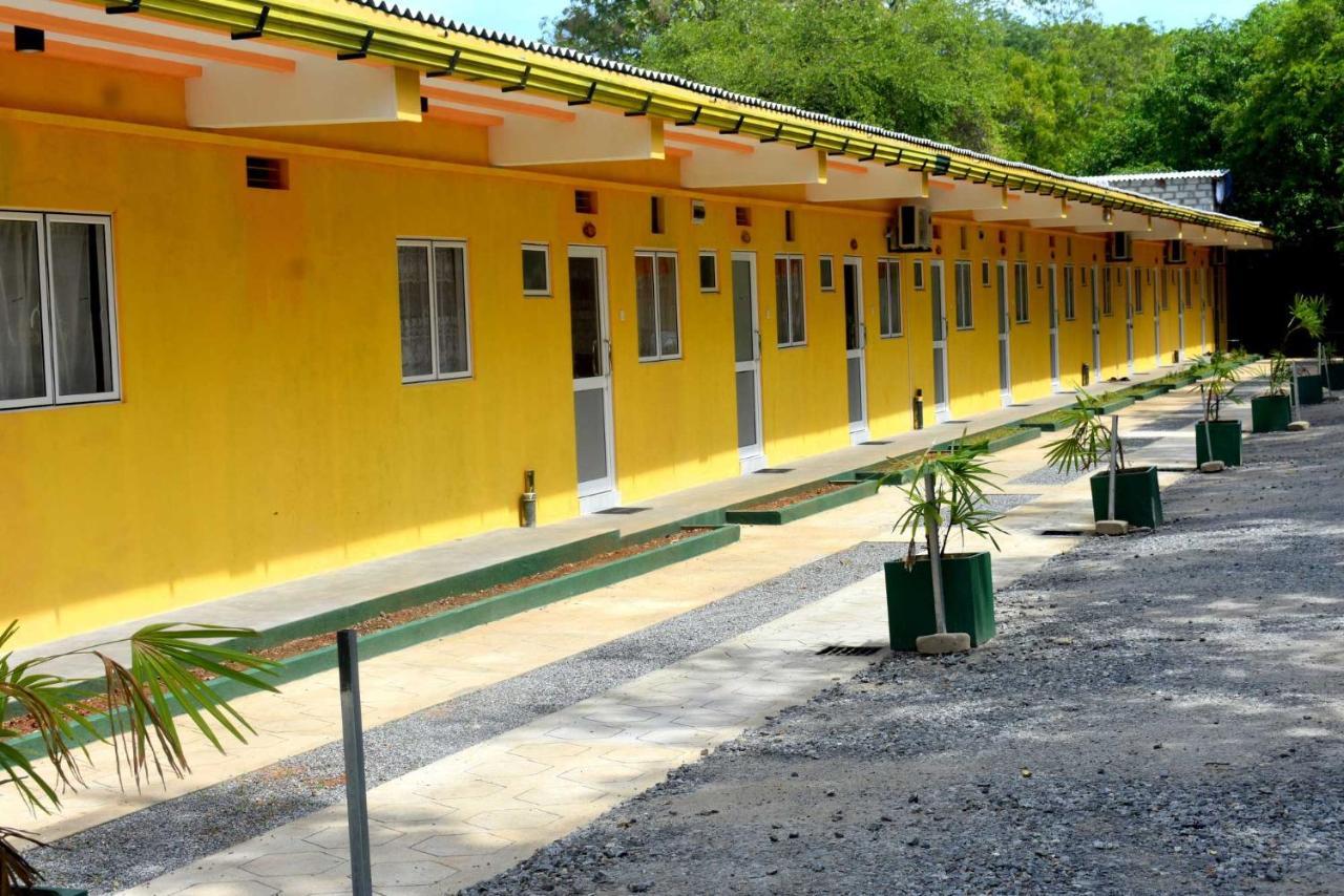 Sri Mayura Holiday Resort Катарагама Екстер'єр фото