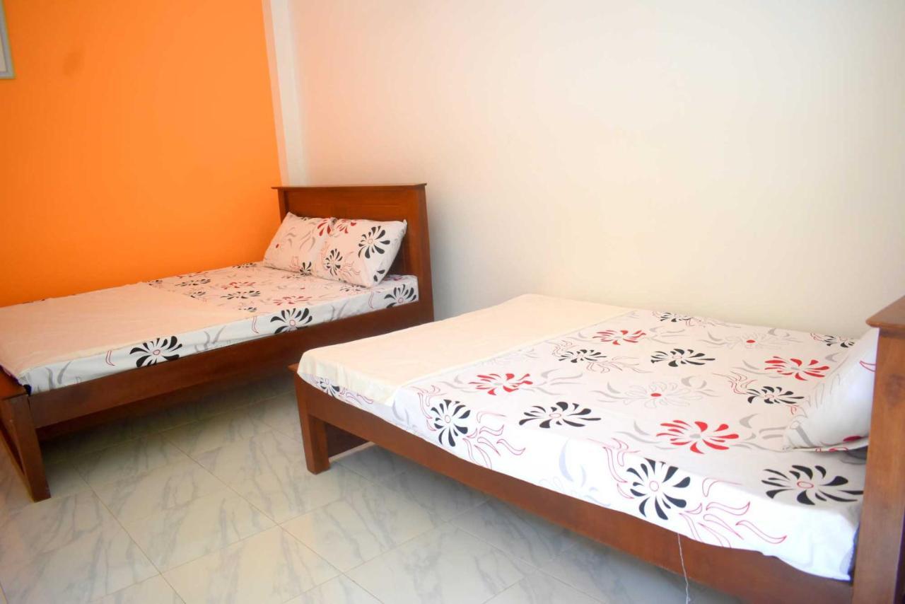 Sri Mayura Holiday Resort Катарагама Екстер'єр фото